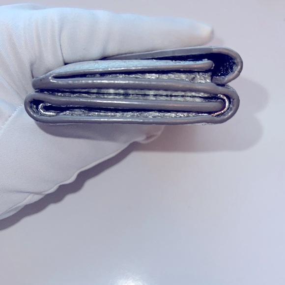 RARE BALENCIAGA METALLIC PAPIER ARENA LAMBSKIN MINI TRIFOLD WALLET - Picture 4 of 10